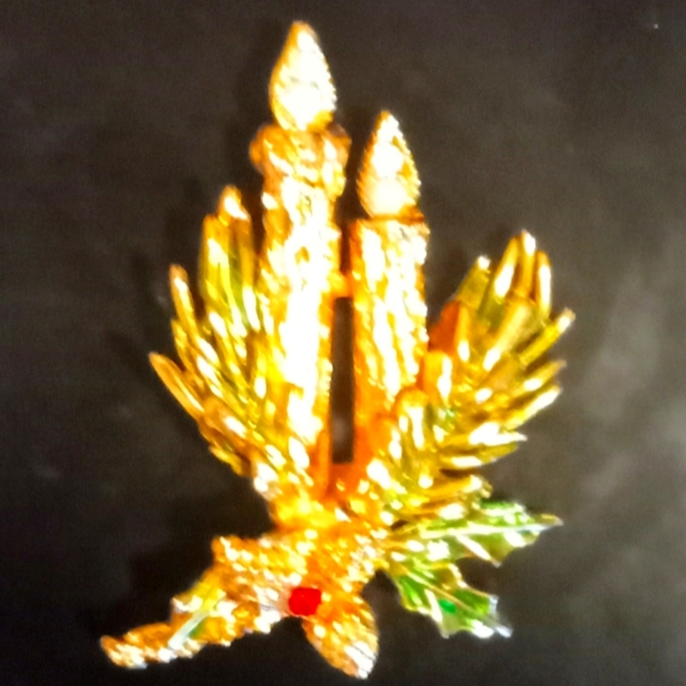 HOLIDAY BROOCH